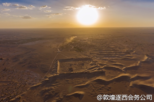 我们公司年底要办颁奖典礼，敦煌有什么特色的场地？