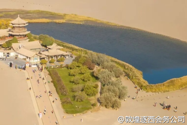 我们公司打算在敦煌办一个团队建设活动,想要一些文化体验项目。