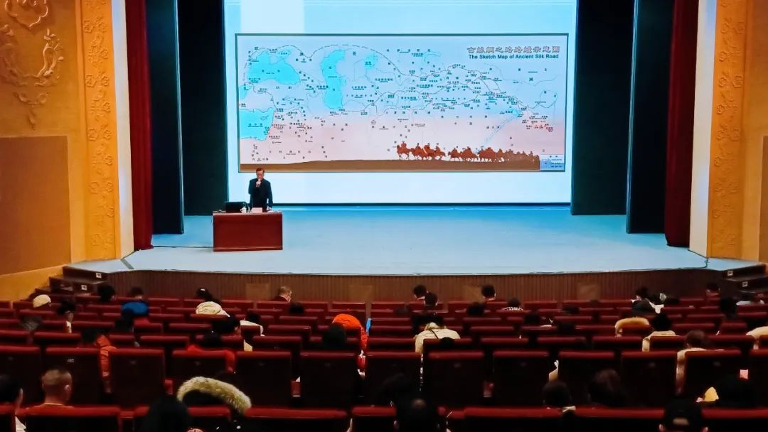 敦煌座谈会怎么举办？逐西按人数精准匹配小型会议室与圆桌